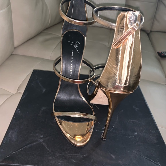 Gold giuseppe zanotti 3 strap heel sandals - Picture 2 of 4